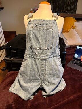 GAP Vintage Women’s Denim Overalls Shorts size Large